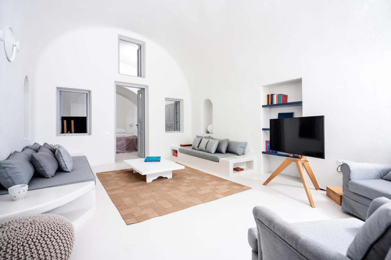 Inspire Santorini Luxury Villas ฟิรา ภายนอก รูปภาพ